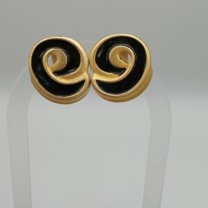 '80s 90's Vintage Matte Goldtone & Black Enamel Swirl Clip Earrings EVC